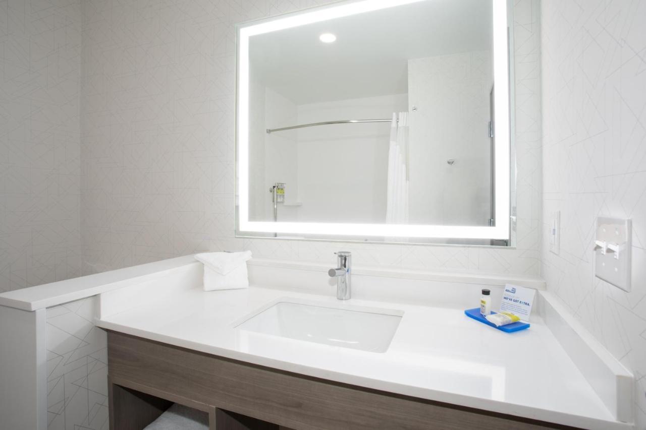 Holiday Inn Express Hotel & Suites Idaho Falls By Ihg Exterior photo