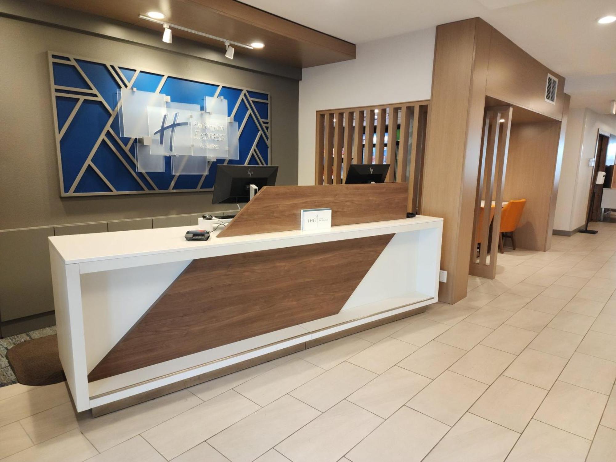 Holiday Inn Express Hotel & Suites Idaho Falls By Ihg Exterior photo