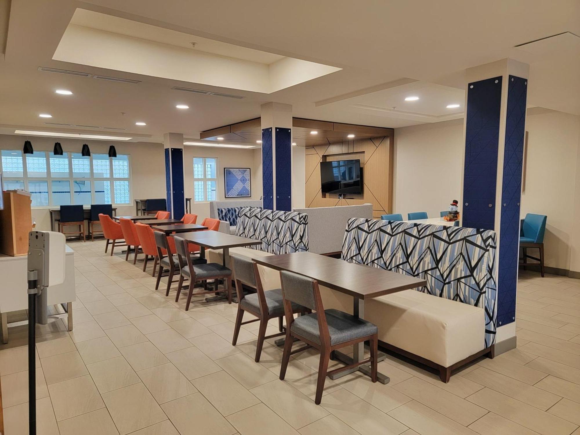 Holiday Inn Express Hotel & Suites Idaho Falls By Ihg Exterior photo