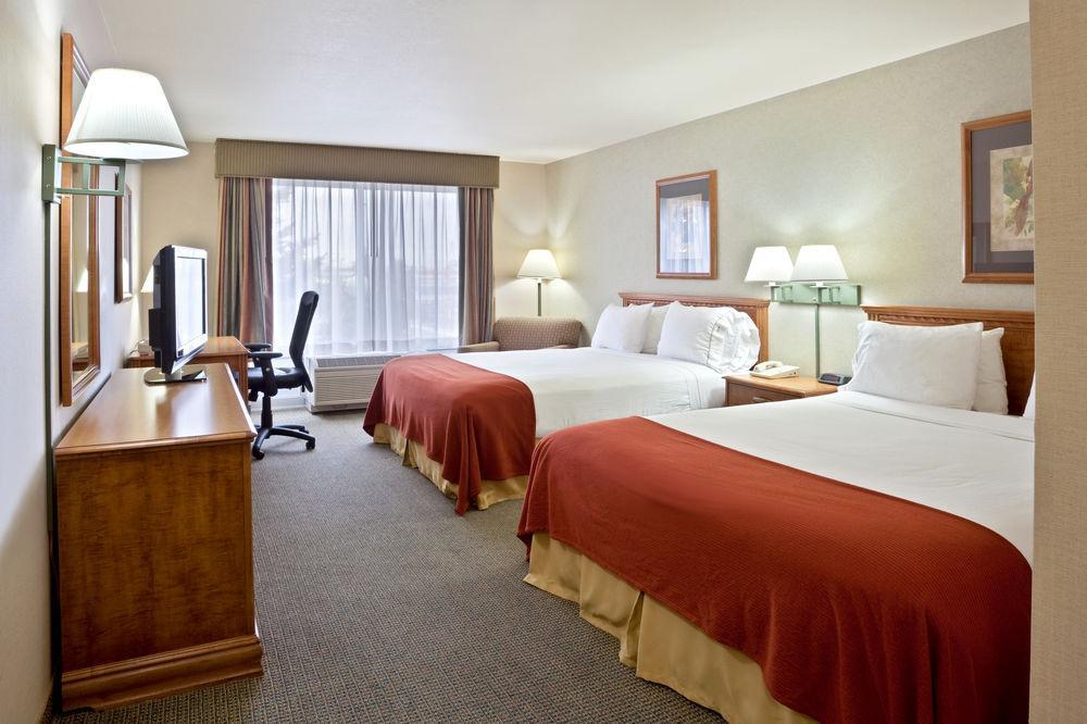 Holiday Inn Express Hotel & Suites Idaho Falls By Ihg Room photo